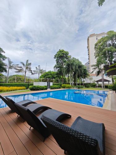 Alabang Apartment | Condo Unit, 2 Beds, Wi-fi, Free Amenities