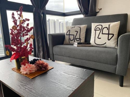 Petaling Jaya Apartment | Convenient & Luxury Suite with Queen Bed S-23-11A