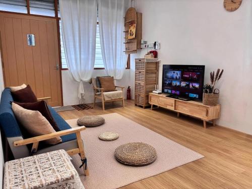 Taman Canning House | Corner Single-Storey Fire Camp 9pax FreeWiFi Ipoh Town By LUX SUITES