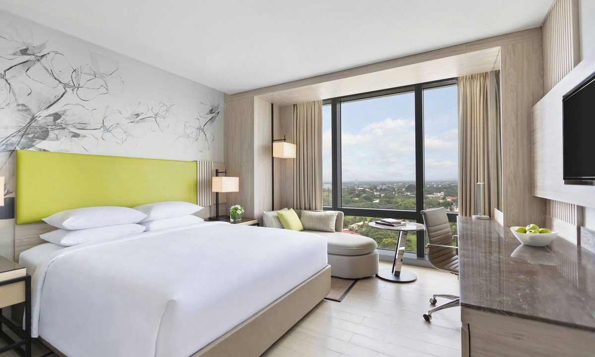 Mandurriao Hotel | Courtyard by Marriott Iloilo