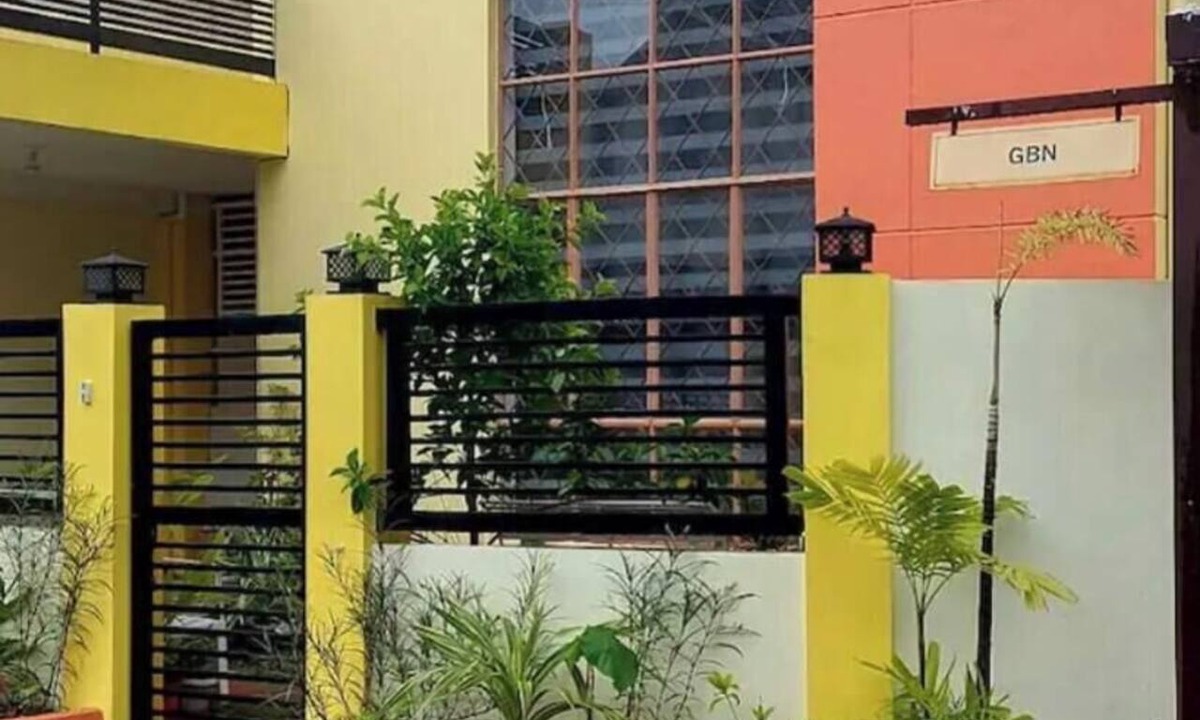 Imus House | Cozy 3-bedroom/2 bathroom house in charming Imus with all rooms airconditioned