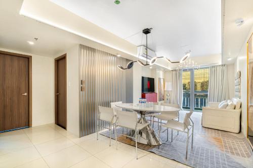 Baclaran Apartment | Cozy and Spacious High-Floor 2BR near Airport & MOA with City View