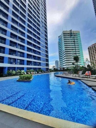 San Antonio Apartment | Cozy ans AffordableStaycation Air Residences Makati