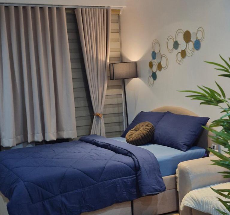 Downtown Apartment | Cozy Apartment City & Mountain View with balcony FREE NETFLIX with pools sauna and sunbathing