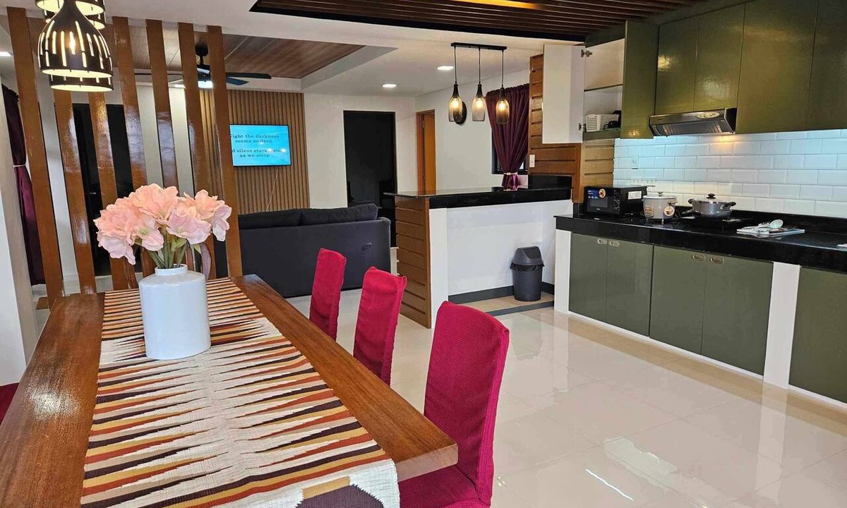 Baguio Cabin | Cozy Baguio Hilltop Lodge with Mountain Views and Parking