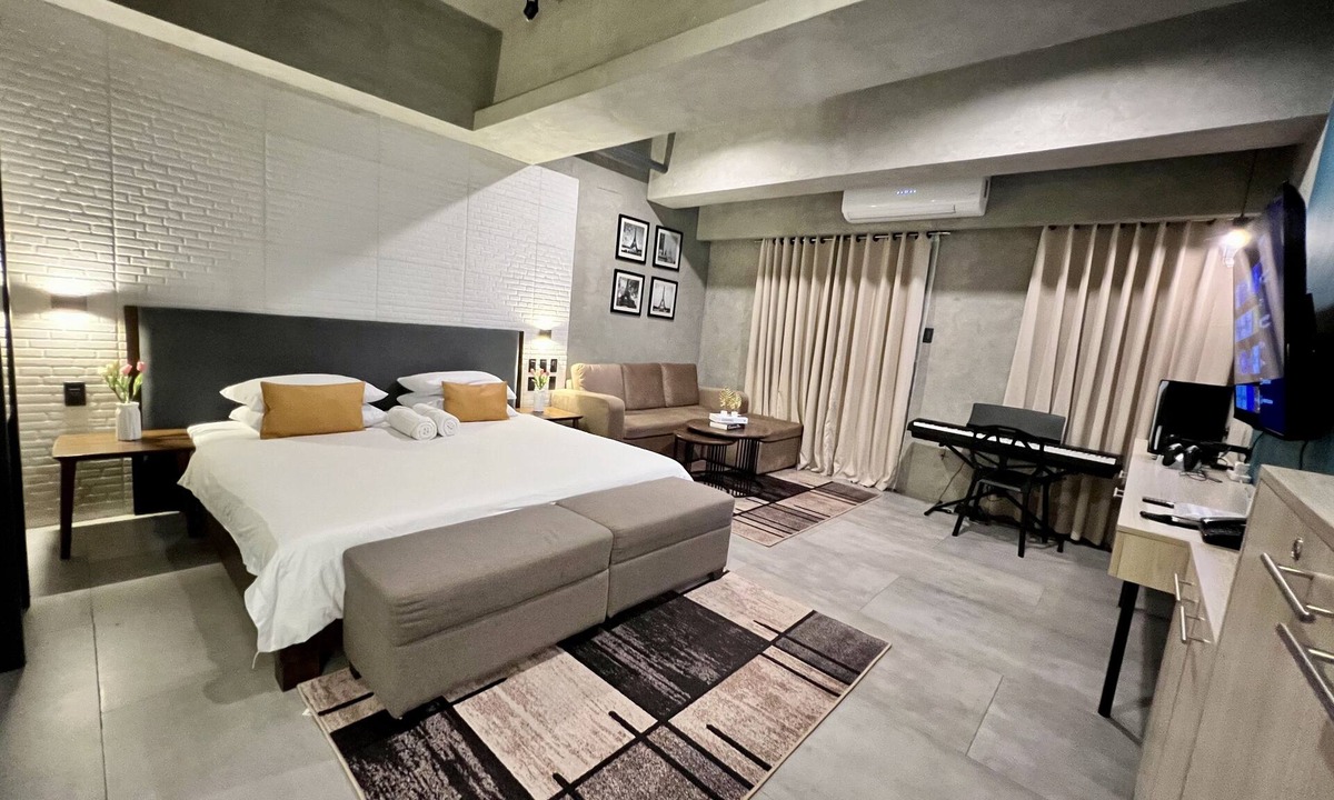 Kaunlaran Condo | Cozy, Comfy & Spacious Hotel Type Condo with FREE Wifi, PS5 & 55" Smart TV