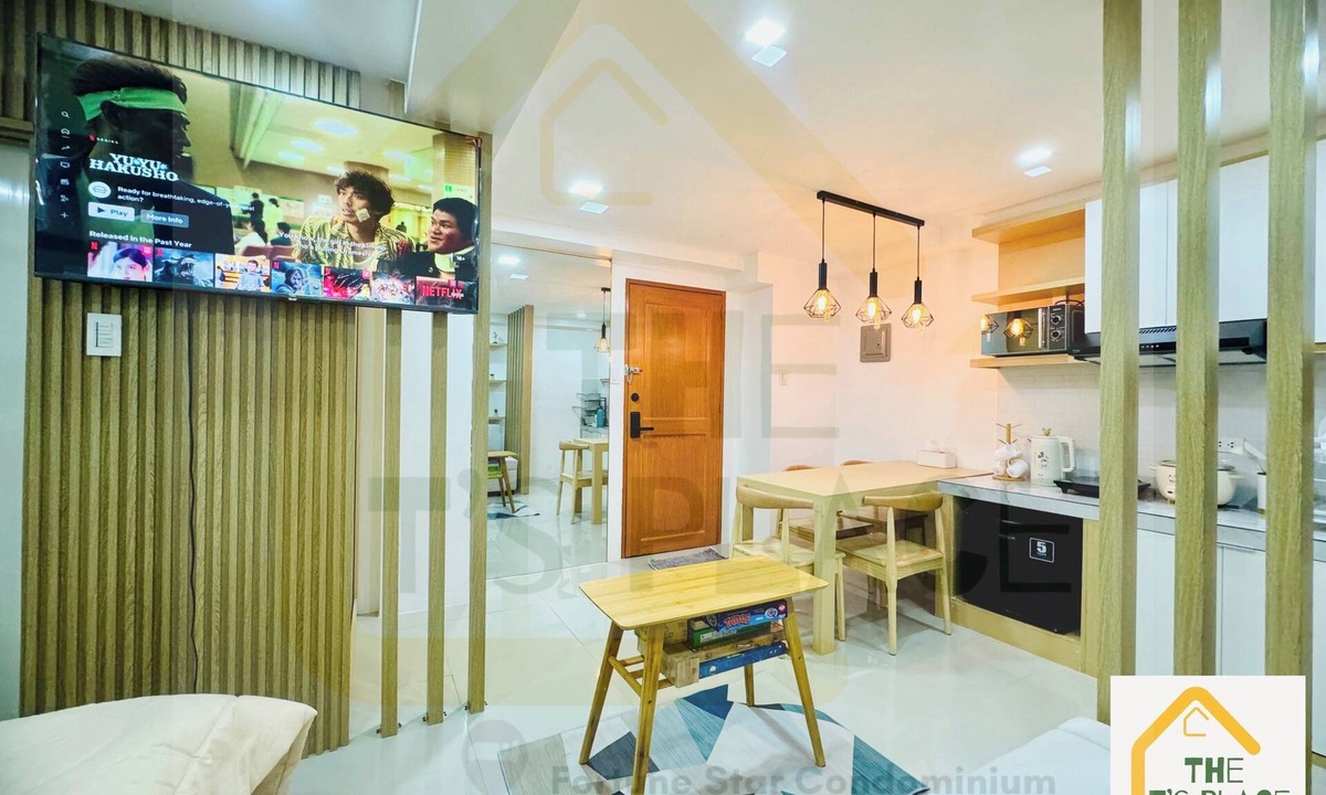 Caloocan Condo | Cozy Condo in Fairview/North Caloocan with WiFi, AC, Netflix, YouTube