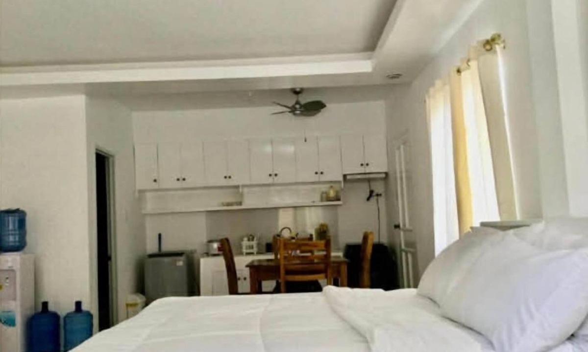 Dipolog House | Cozy Escape with WiFi & Smart TV
