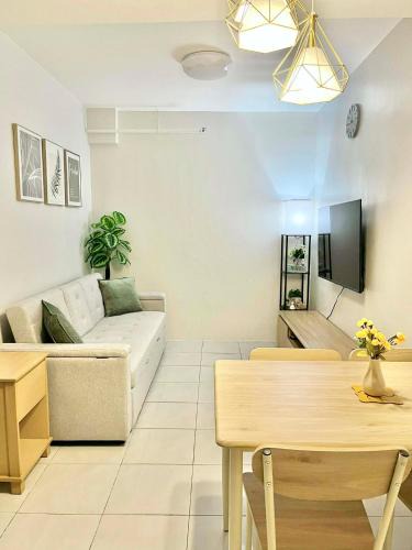 Mandaue Apartment | Cozy Family 2BR Condo for 8pax with Wi-Fi & Netflix Unit Nate by GERRA at Urban Deca Homes Banilad