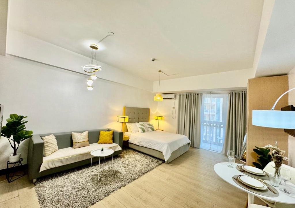 Pinagsama Apartment | Cozy home Near NAIA & BGC