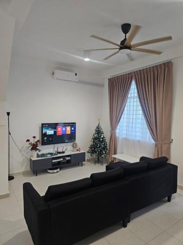 Rawang House | COZY Homestay Kundang Rawang Gamuda Garden KL 15 people