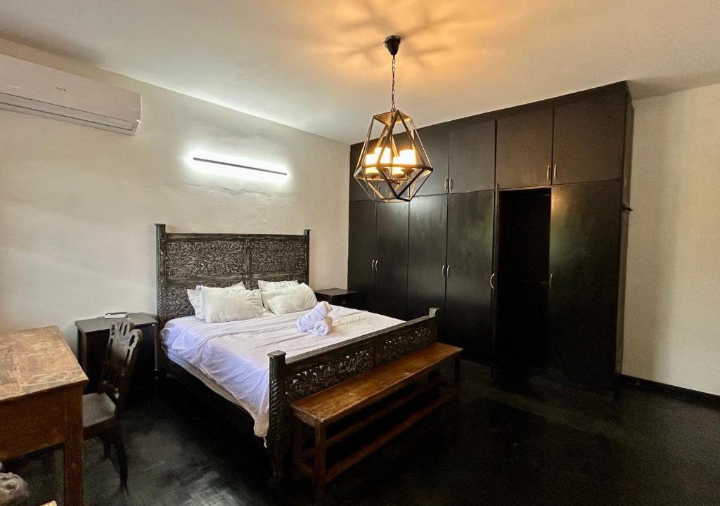 SS 2 Apartment | Cozy Homestay King Bed withBalcony in Shared Bungalow SS2 PJ