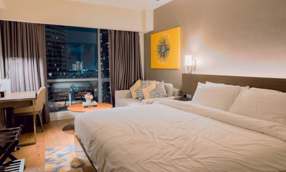 Makati Apartment | Cozy Private Room w King