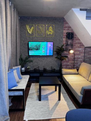 Subic House | Cozy Rustic Corner House Subic