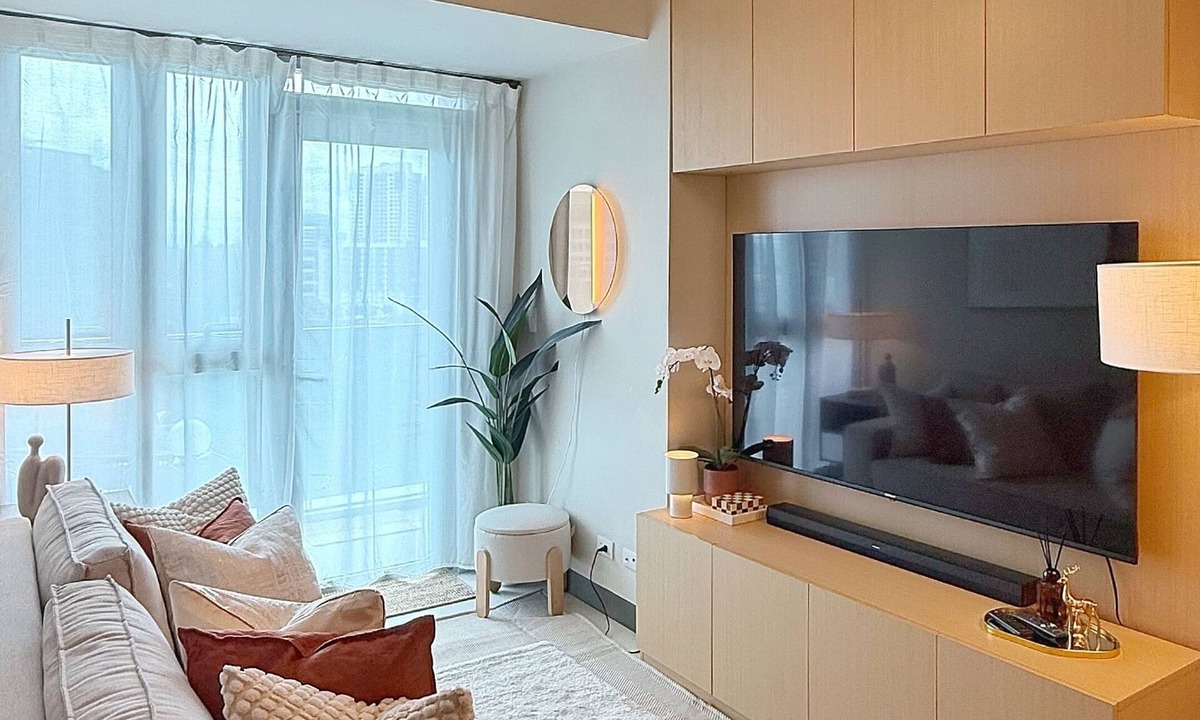 Bonifacio Global City Condo | Cozy Scandinavian Luxe 1BR with Balcony and Parking