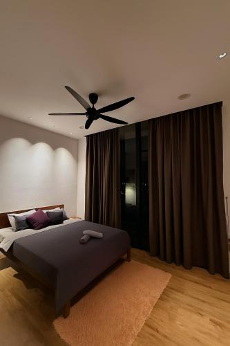 Taman Charming Apartment | Cozy Studio at The Podium - FREE 1 Parking - 3 Pax with City View