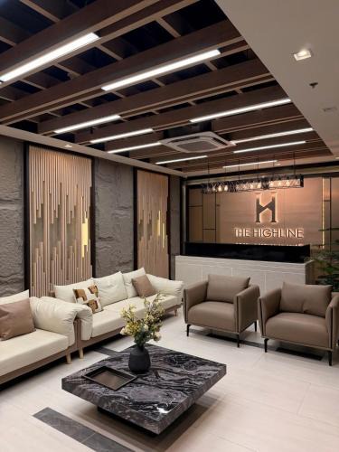 Bakilid Apartment | Cozy Studio with Workspace at The Highline Residences