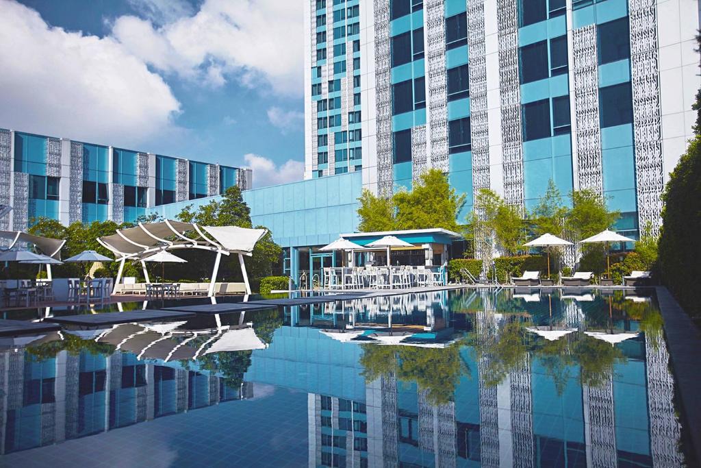 Alabang Hotel | Crimson Hotel Filinvest City, Manila