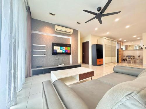 Taman Century Apartment | D' Esplanade by Luxecocoo