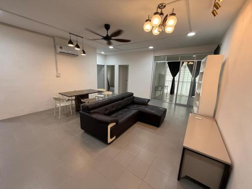 Tuaran Apartment | D'Jewel Homestay, Gayang, Tuaran