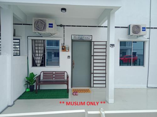 Kuala Selangor District House | D'Suriah Homestay