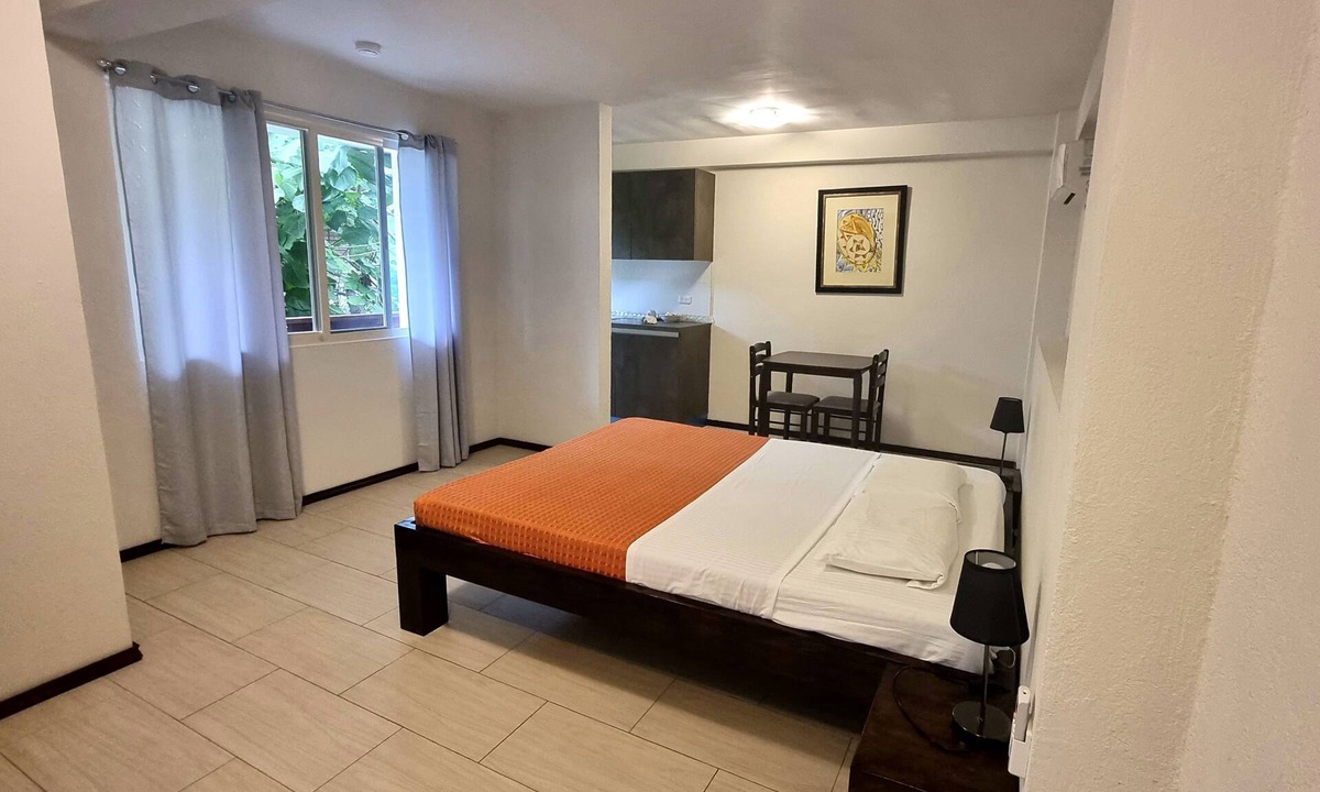 Logon Apartment | Day & Night Accommodations