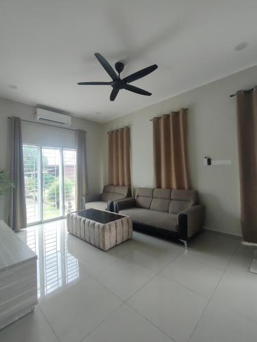 Sungai Buloh Villa | De'Hayla Homestay Kuang
