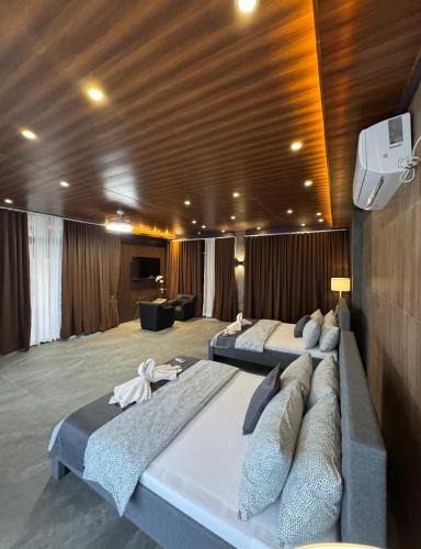 Bolinao Apartment | De Monarch, penthouse