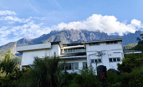 Kundasang Villa | Deco Home The Stone House Mesilau at Kundasang