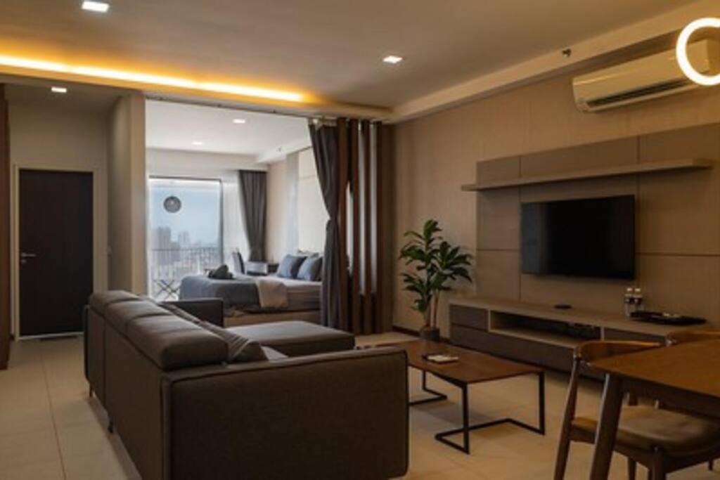 Seri Tanjung Pinang Apartment | Deluxe Seaview Suite King Bed by The Only Bnb