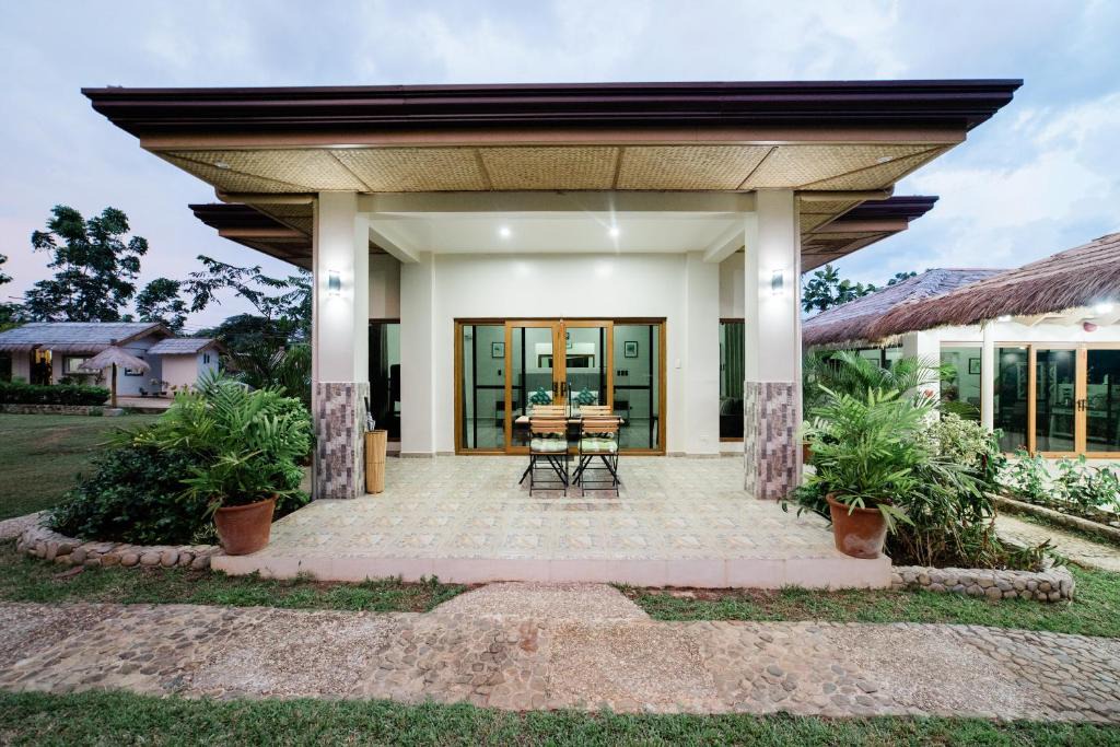 San Pedro Villa | Denika's Suites