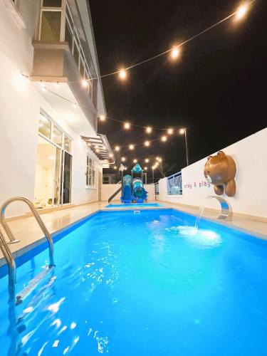 Bandar Penawar House | Desaru Kids Water Slide Private Pool & BBQ Homestay Bandar Penawar