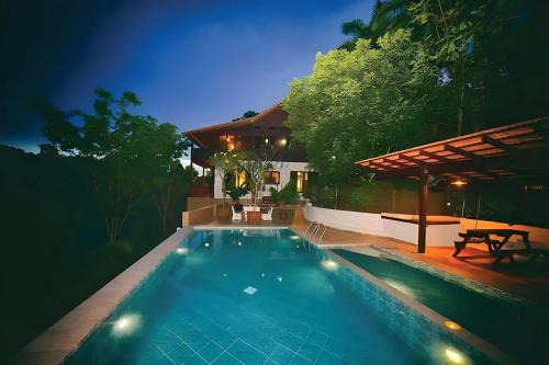 Pantai Bed & Breakfast | Deserenity Exclusive Jungle Resort Seremban