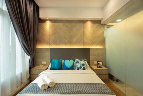 Kampung Pokok Asam Apartment | Designer Suite Apartment Seaview 10pax Families Suite
