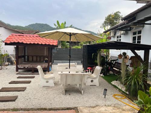 Kampung Tok Kuit House | DGarden Homestay