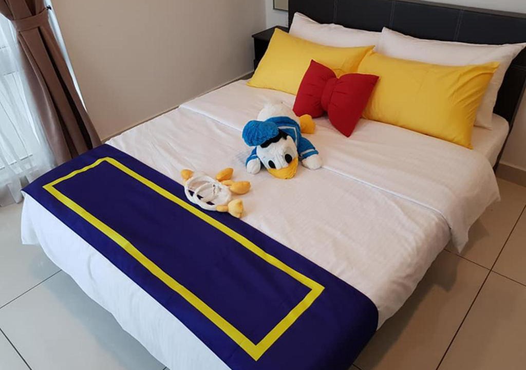 Taman Century Apartment | Donald Duck Theme Homestay JB