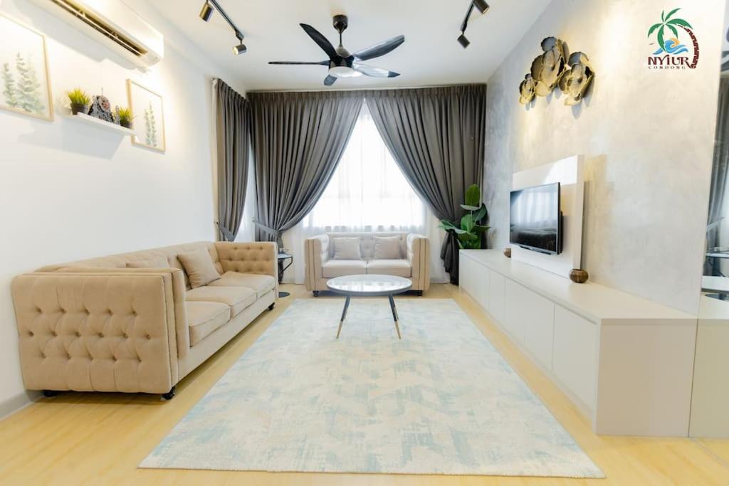 Kampung Tanjung Kapur Apartment | Drawbridge Condo With Seaview and Infinity Pool