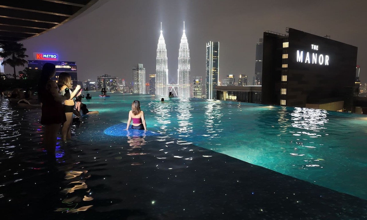 Golden Triangle Apartment | Eaton Deluxe Triple Apartment