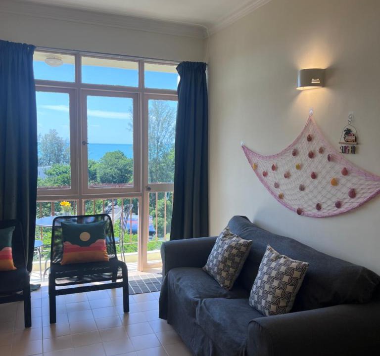 Batu Ferringhi Apartment | EE's Summer House - Homestay 3 min walk to beach