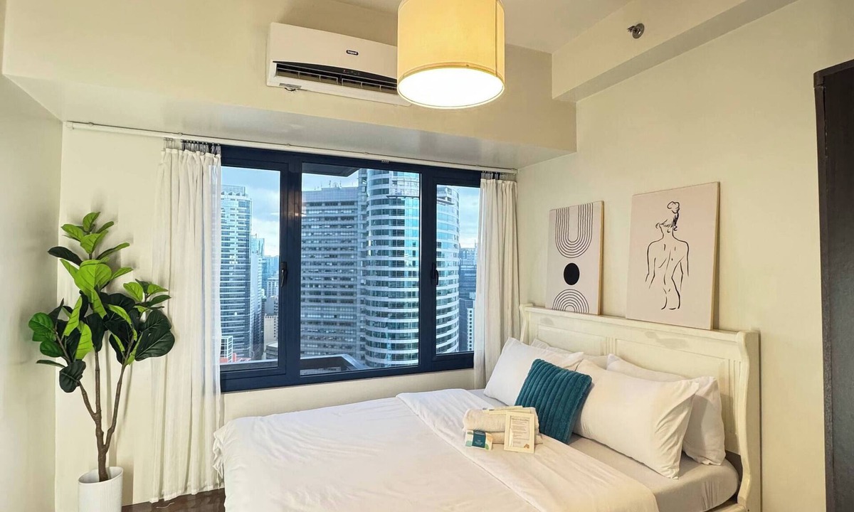 San Antonio Apartment | Entire Place in Central Makati