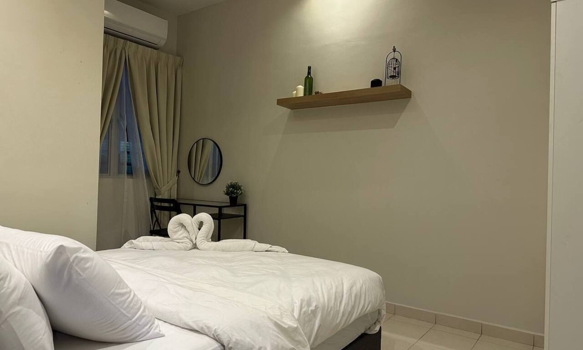Nilai House | Ezhome Adelena Bayu Residence Homestay