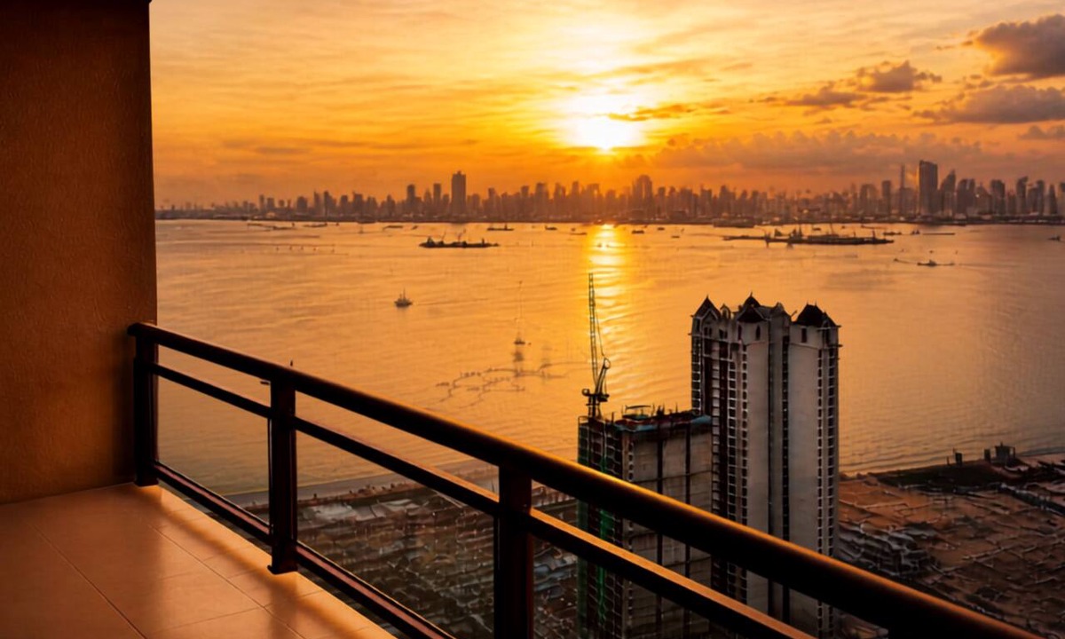 Ermita Night District Condo | Family Room W/Balcony in Manila 5mins US Embassy Promo FREE Sauna & Pool Access