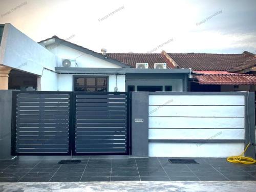 Si Rusa House | Feeqa Homestay & Pool Port Dickson