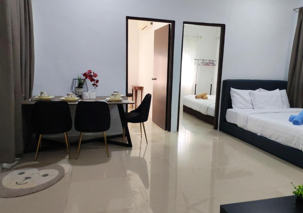Batu Ferringhi Ski Chalet | Ferringhi Beach Guesthouse-3bed