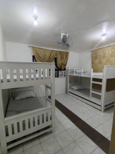 Iloilo House | Festive Walk Mall & SM City Area Room Aircon BR