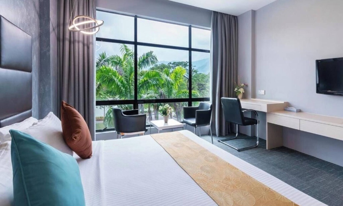 Larut Hotel | Flemington Hotel