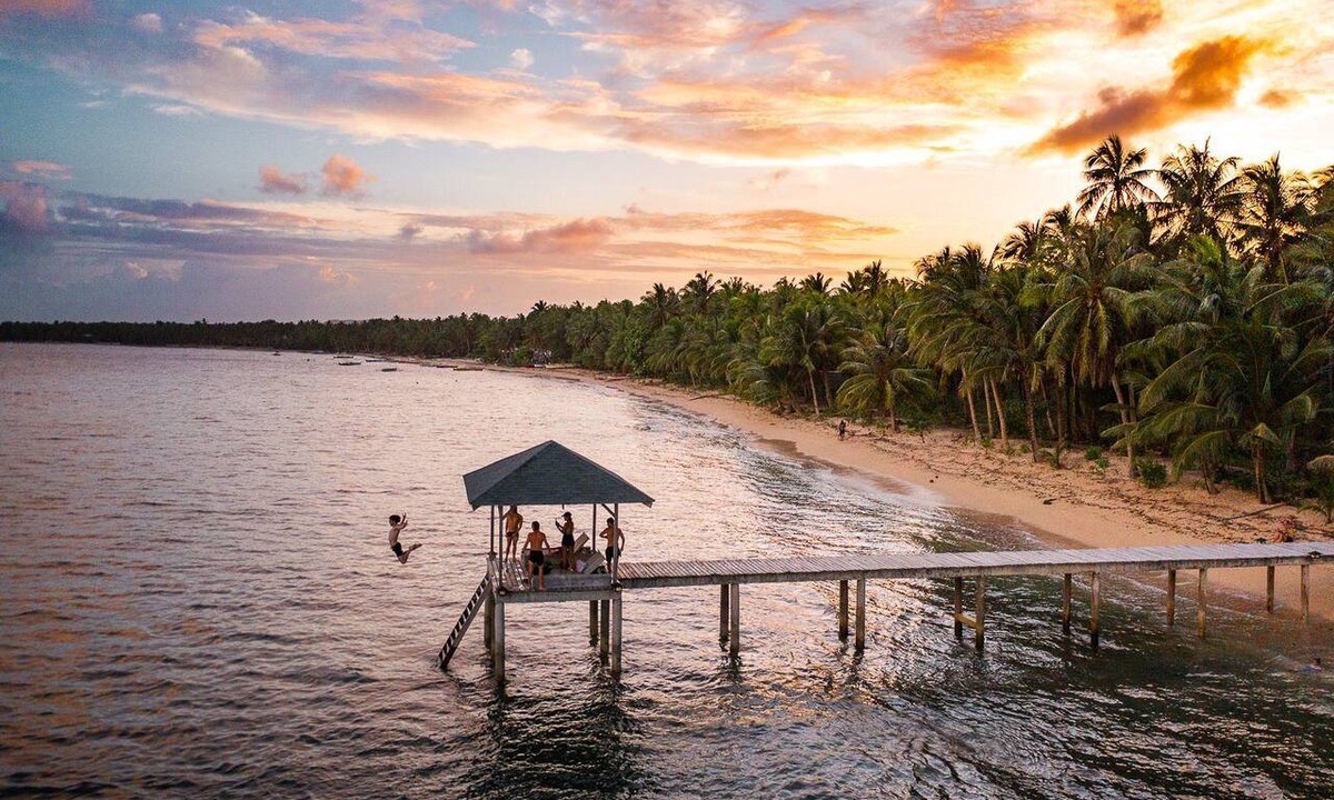 Catangnan Bed & Breakfast | Flo Island Home
