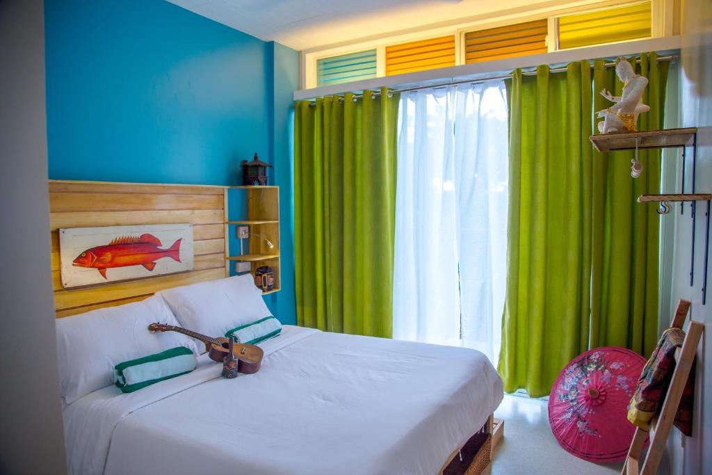 San Juan Hostel | Flotsam and Jetsam Artist Beach Hostel