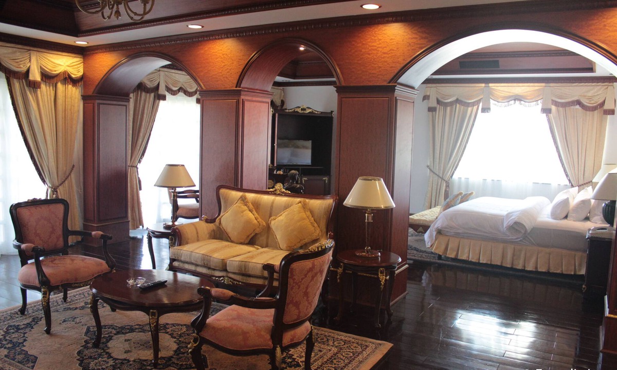 Laoag Resort | Fort Ilocandia Resort Hotel