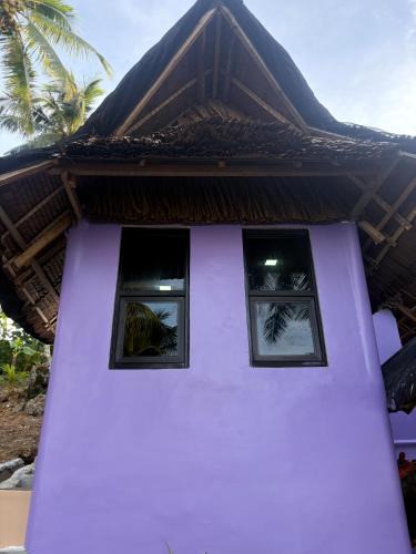 Pilar Villa | Free Breakfast and coffee for 2 Purple Beach House